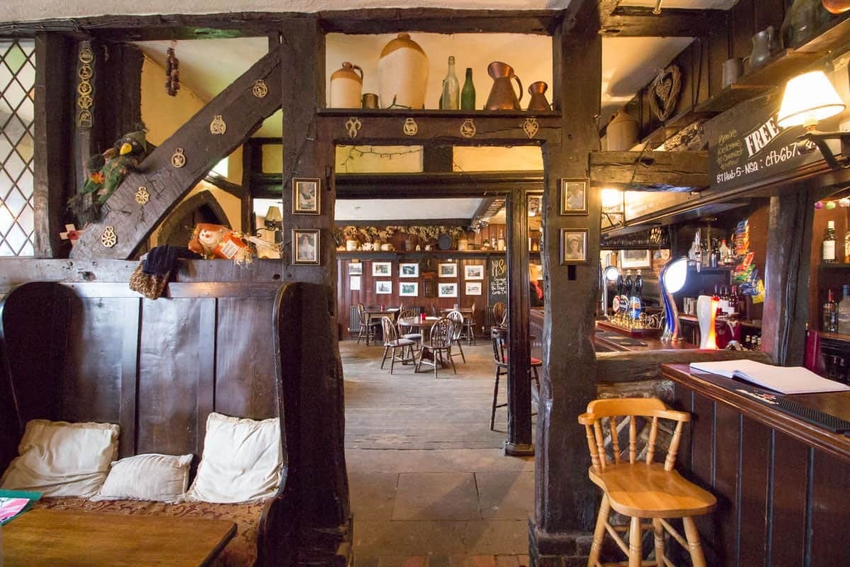 The Black Horse Hobbs Parker